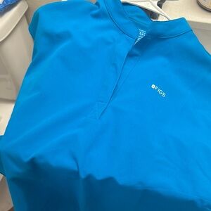 Figs Woman’s  Rafaela top size small extreme blue